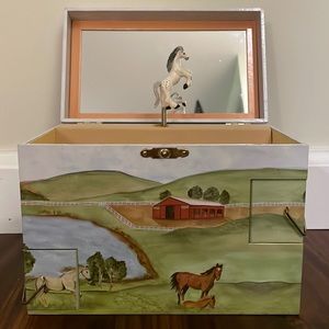 Horse Jewelry/Music Box.